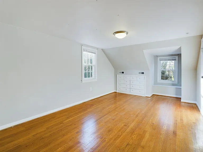 2513 Libbie Ave — Photo 23