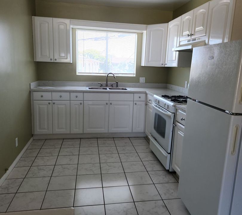 1st image of 1320 Pico Blvd #D