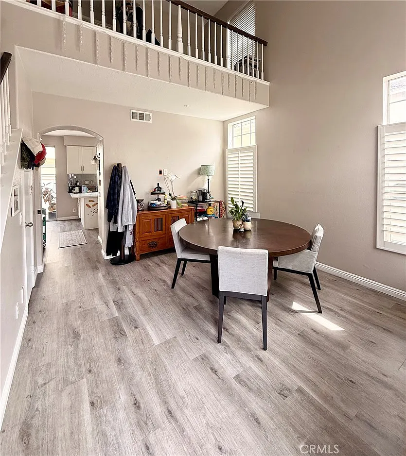 3 bed, 2.5 bath, 1682 sqft, $4,750 — Photo 2