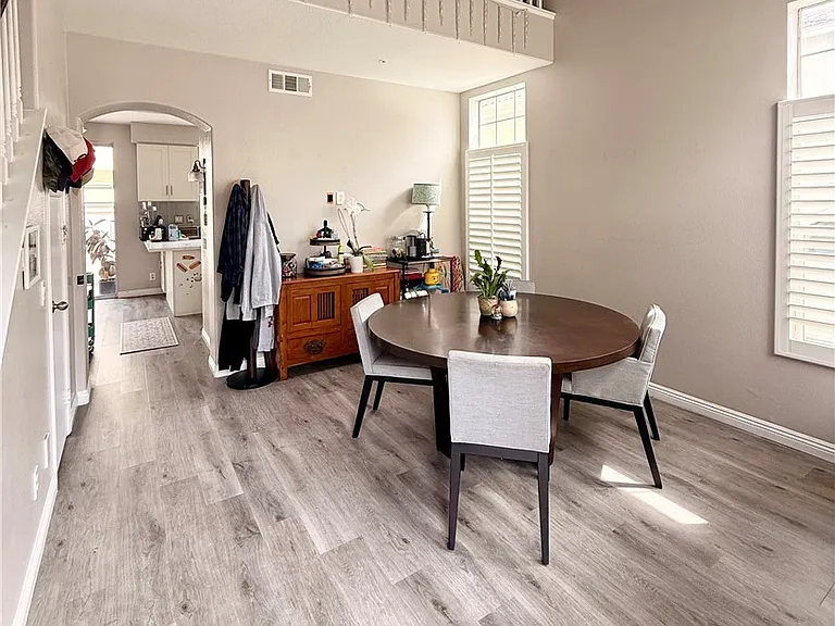8184 Constantine Dr — Photo 2