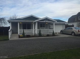 604 West Blvd N, Granger, WA 98932