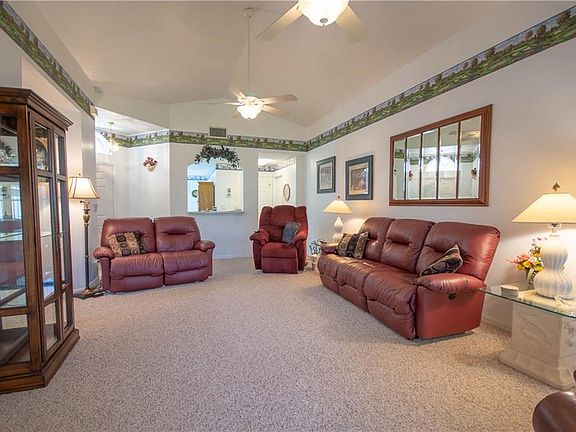 5th image of 805 High Vista Dr