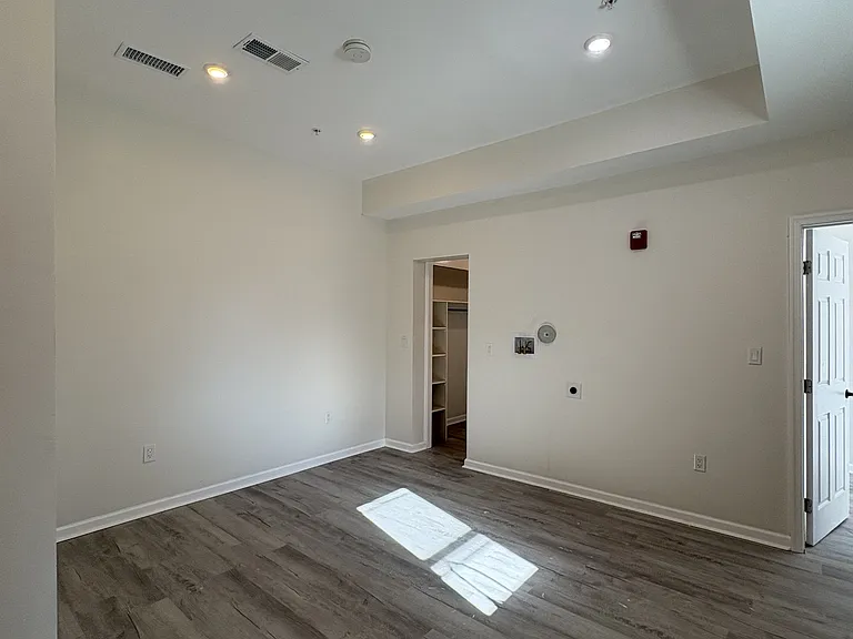 3625 N 22nd St — Photo 3