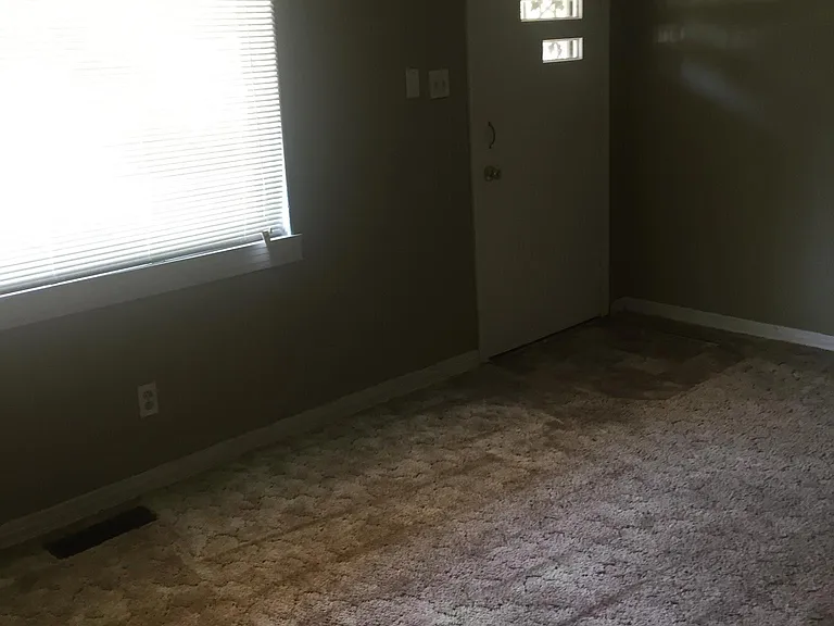 59 Robin Ln — Photo 2