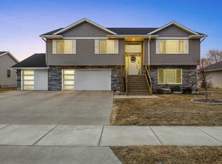 808 Marie St, Solon, IA 52333