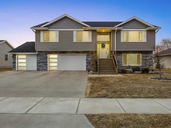 808 Marie St, Solon, IA 52333