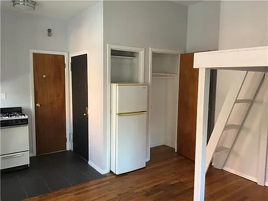 Rented by Triumph Property Group | media 18