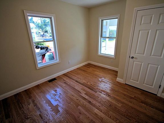 3rd image of 21 Weston Ave