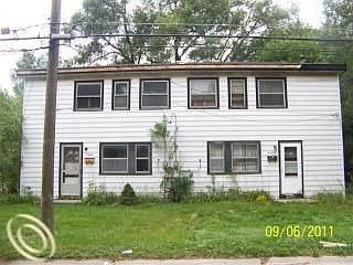 2nd image of 33007 Akron St