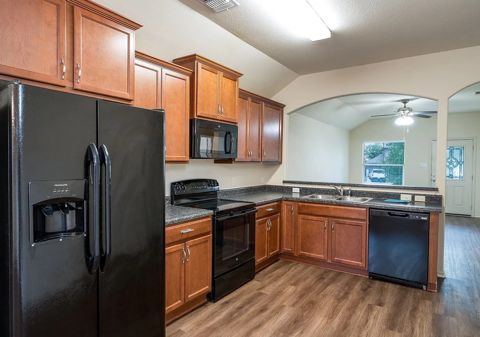 217 Azurite Dr, Jarrell, Texas 76537 — Photo 4