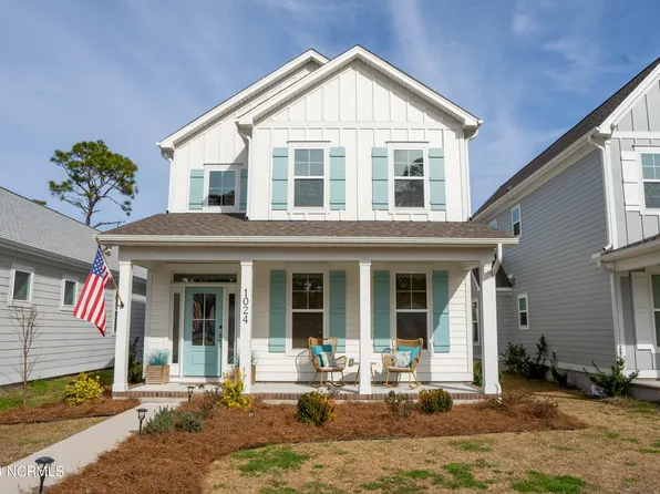 1024 N Caswell Avenue, Southport, NC 28461