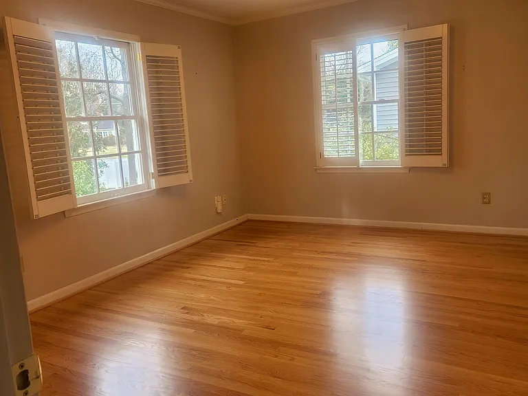426 Devonshire Ln — Photo 12