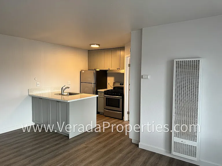 4336 Estrella Ave #5 — Photo 5