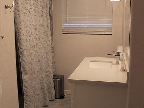 3rd image of 4103 Berwick Dr