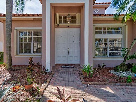3rd image of 17062 NW 16th St