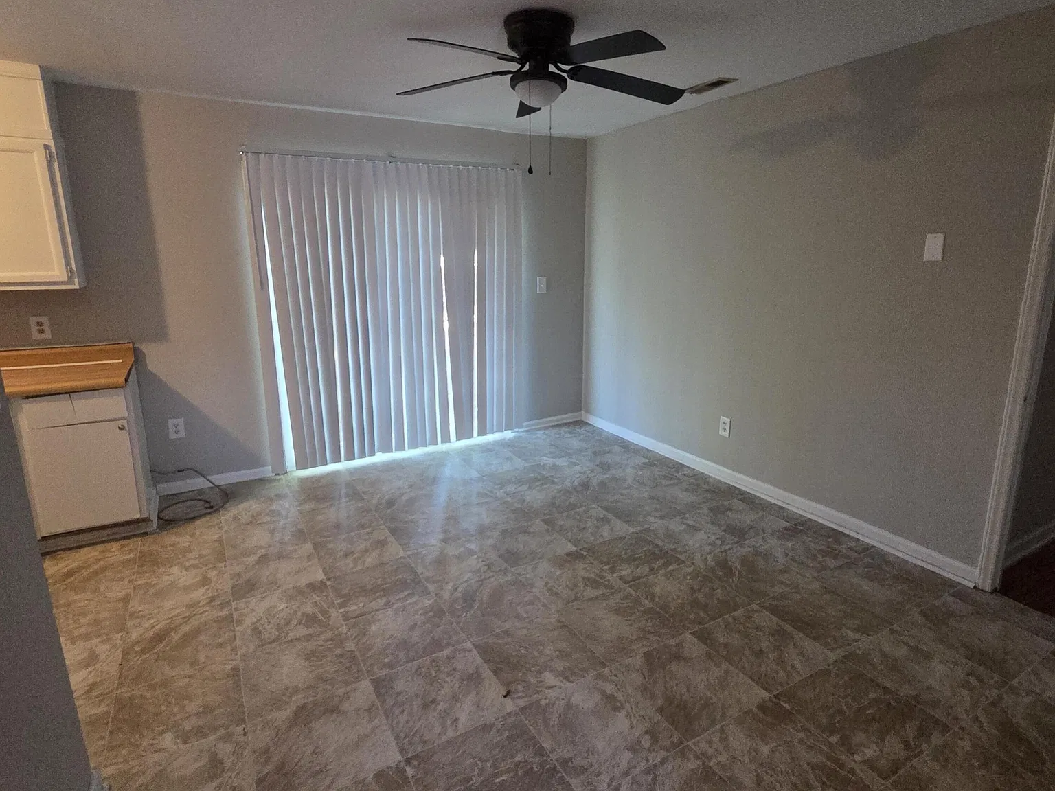 4 bed, 1.5 bath, 1643 sqft, $1,200 — Photo 4
