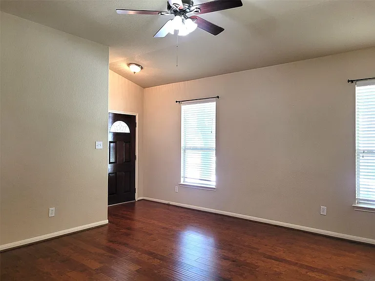 6042 Starbrook Creek Dr — Photo 5