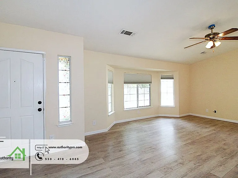 1722 Almaden Dr — Photo 9