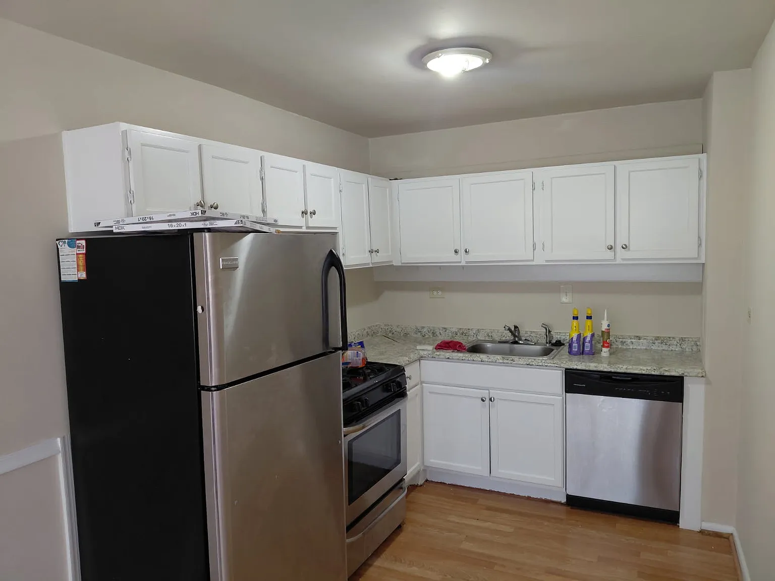 2 bed, 900 sqft, $2,000 — Photo 2