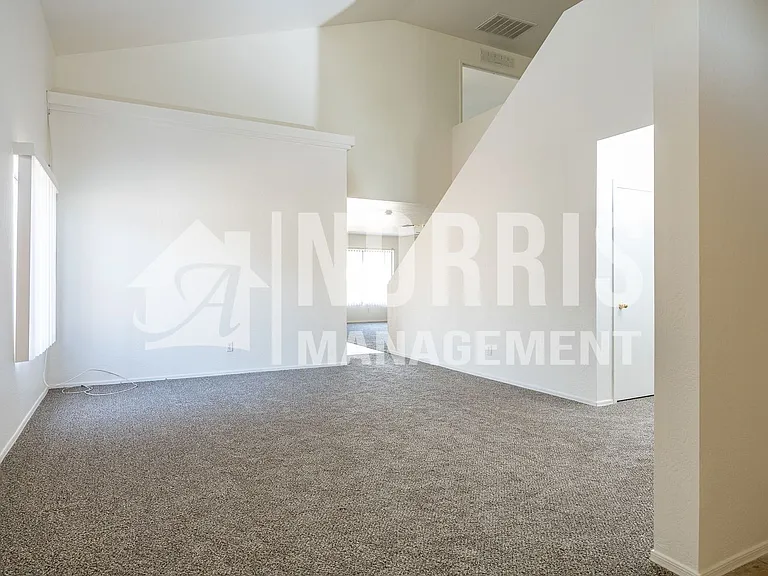 1632 E Cardinal Dr — Photo 31