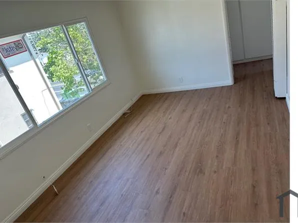 7329 S Normandie Ave, Los Angeles, CA 90044