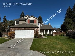 1027 N Cypress Ave, Clovis, CA 93611