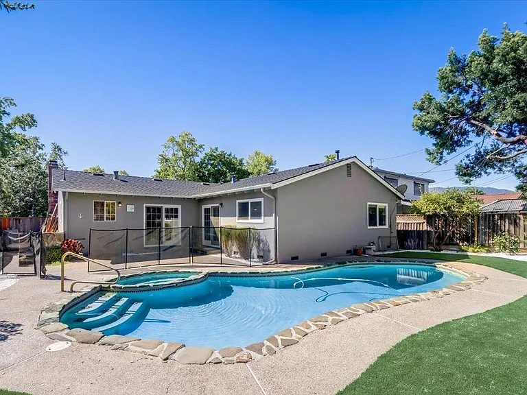 1589 Saint Regis Dr — Photo 28