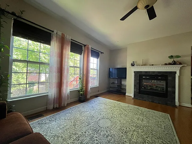1314 Tilton Dr — Photo 8