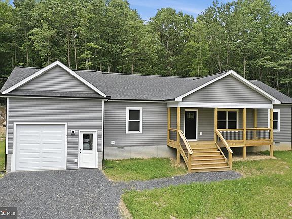 2nd image of 411 Cardinal Dr