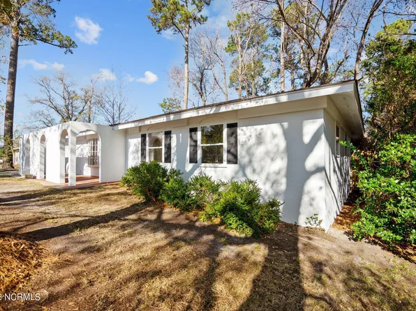 109 Parliament Dr, Wilmington, NC 28411
