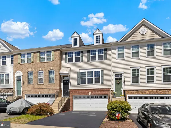 1744 Hartfield Ct, Woodbridge, VA 22191