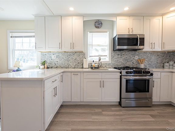 5th image of 27 E Lincoln Avenue