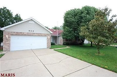 240 Harbour Pointe Dr photo 1