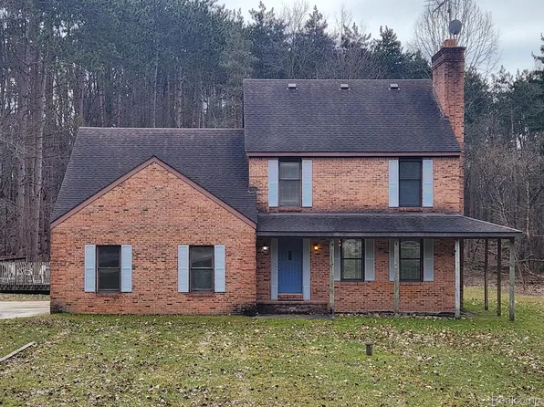 13228 Dunham Rd, Hartland, MI 48353