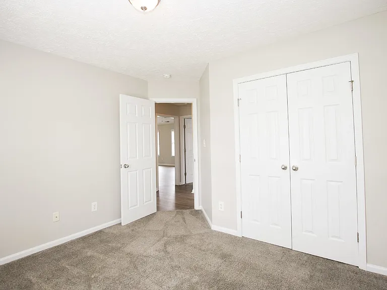 196 Lochwood Dr — Photo 39
