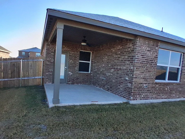 1020 Calhoun Dr — Photo 11