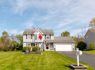 722 Brookeville Dr, Webster, NY 14580