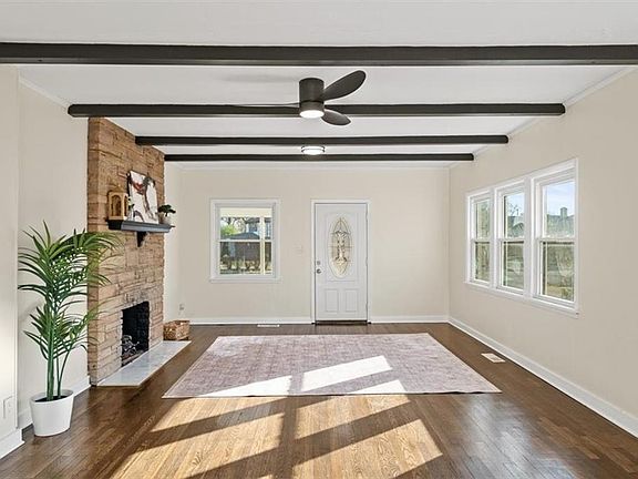 4th image of 1500 W Lexington Ave