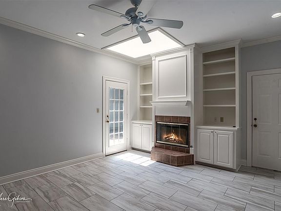 5th image of 1007 Fairview St