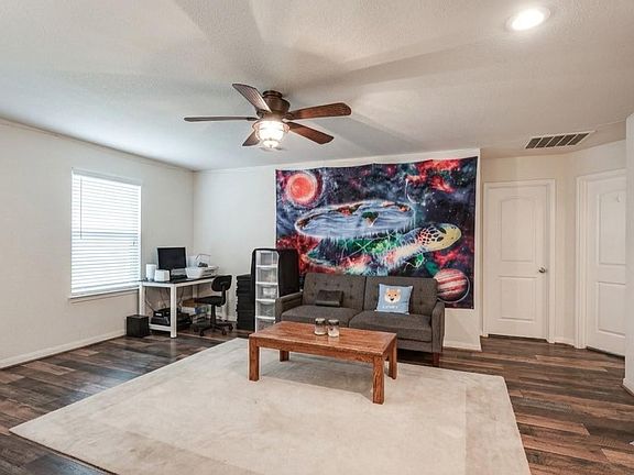 5th image of 901 Jefferson Ave