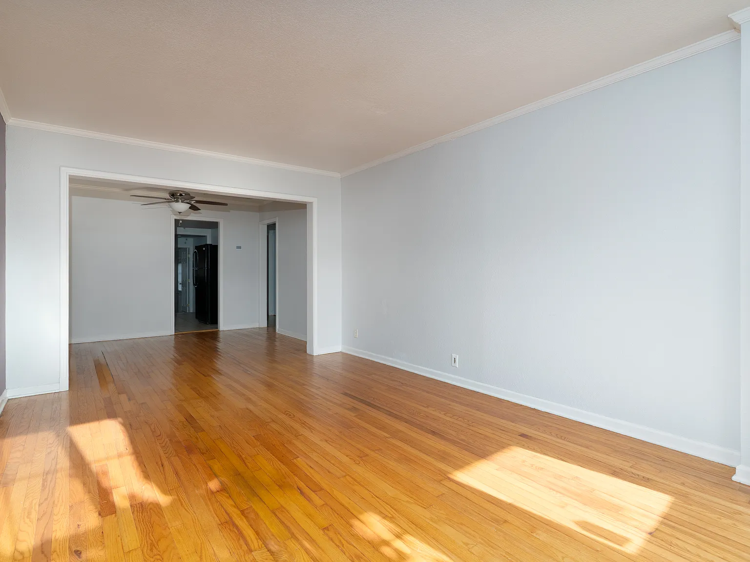 2 bed, 983 sqft, $1,350 — Photo 3