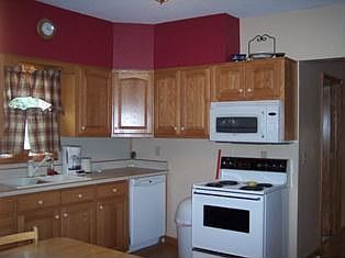 2nd image of 408 E Elm St