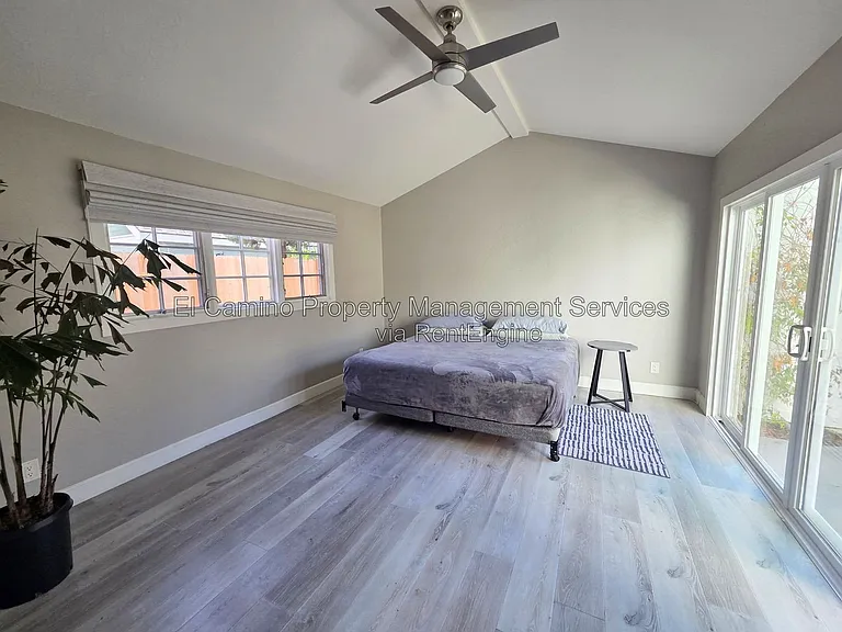 1728 Lake St — Photo 29