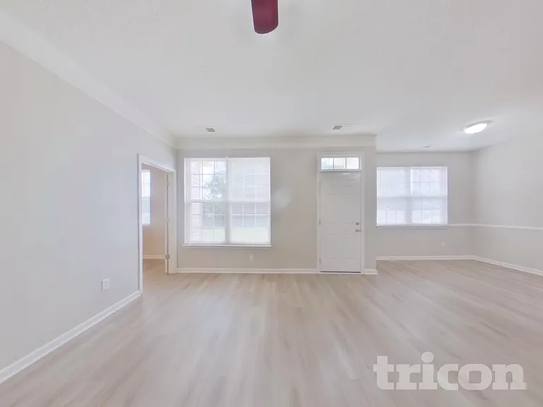 9043 Sanders Creek Ct — Photo 2
