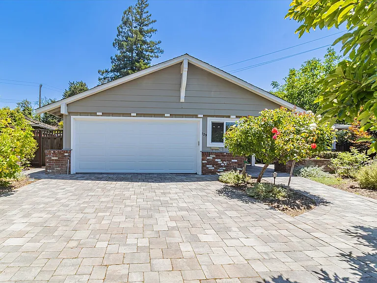 129 Lundy Ln — Photo 1