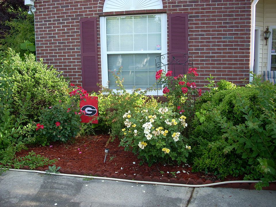 1st image of 1350 Yorkshire Ln