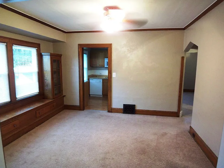 1493 Larchmont Ave #UP — Photo 6