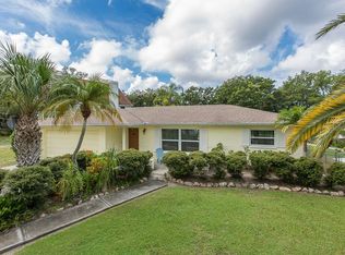 3333 Pineview Dr, Holiday, FL 34691