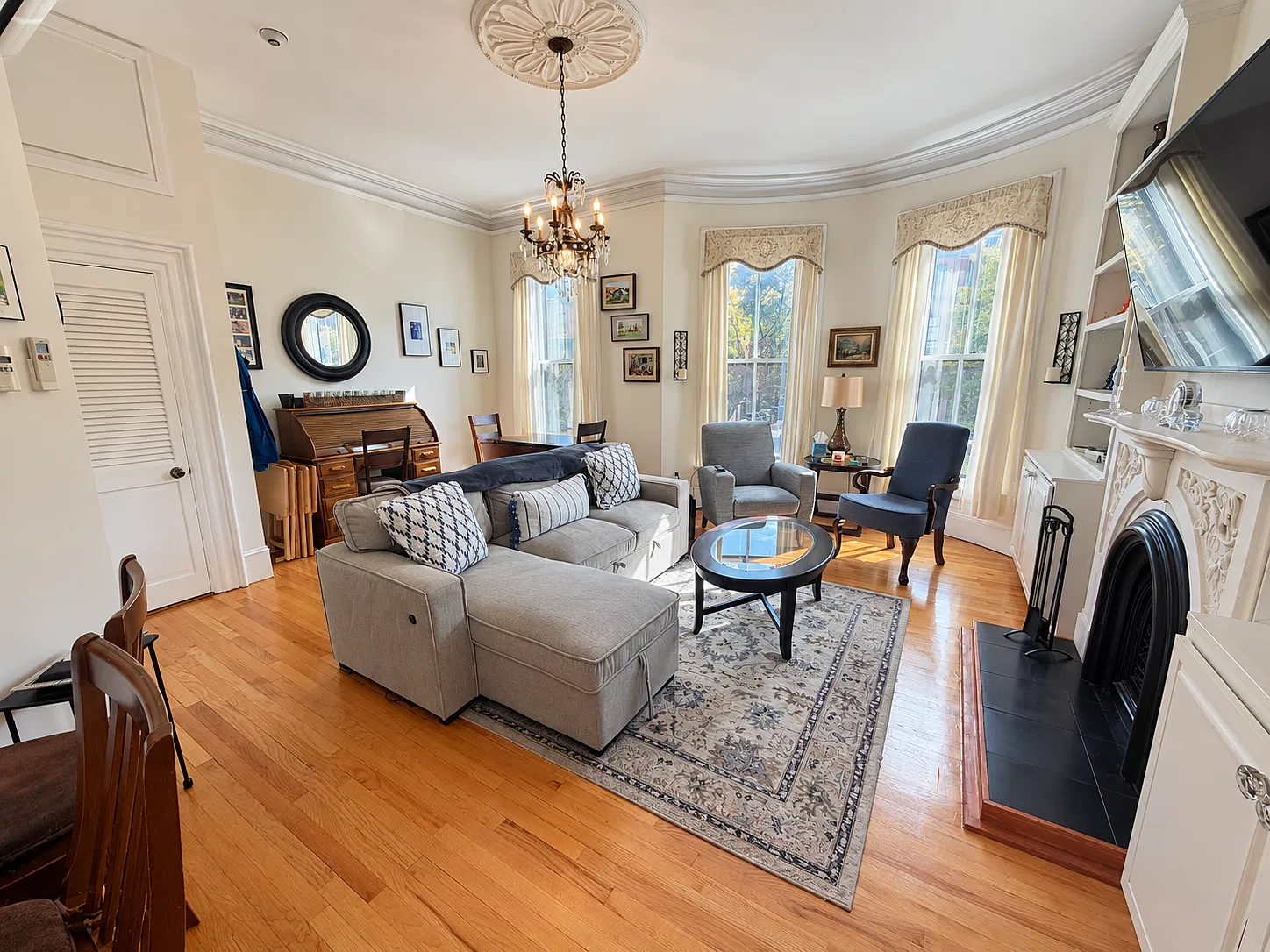 1 bed, 566 sqft, $3,500 — Photo 3