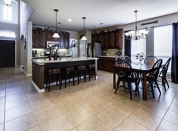 4th image of 5129 Pinewood Dr